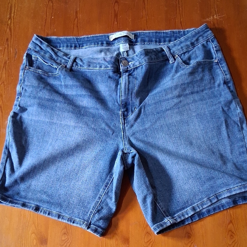 Blue Jean Shorts with Relaxed Fit and Mid-Length
